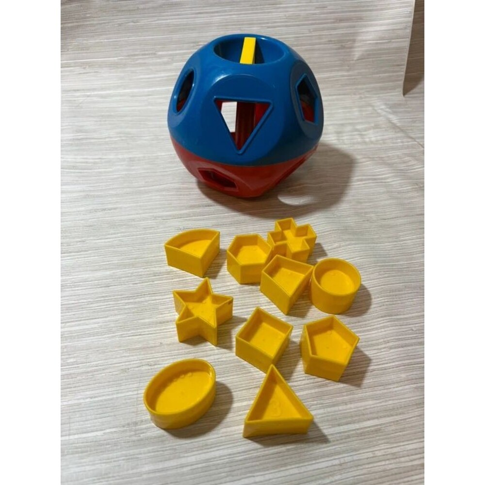 Vintage Tupperware shape sorter